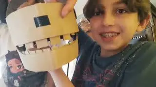 Haciendo el casco de springbonnie en cartón