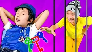 Escape From Police Station Song | Kids Songs
