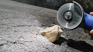 石を割ったり切ったり(危険なので真似しないでください)