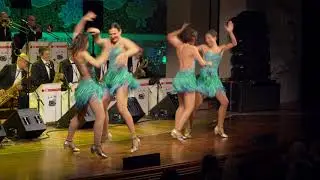 Doing the Voom Voom - La Locomotora Negra ft. White Chocolates