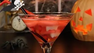 Halloween food ideas | Vampire's bite jelly teeth