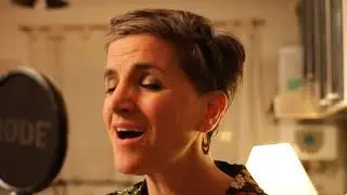 UNA CANCIÓN / Mara Ferrari