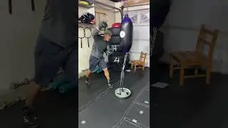 Working the water bag/ double end style . #boxing #boxingtraining #heavybag Hands for war