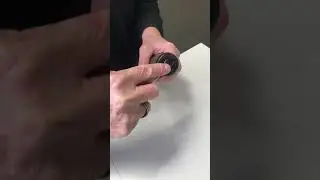 How to remove a valve plate from your Solo 453 / 465 / 468 Sprayer