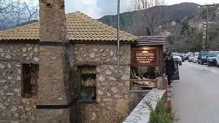 Πεζοπορία στα όμορφα Μεσαία Τρίκαλα Κορινθίας