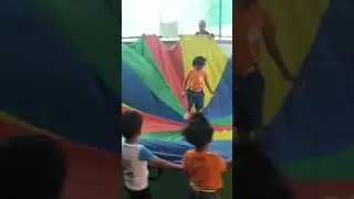 Kids enjoy with parachute at my chhota school Awhalwadi#enjoy#fun#sports#wdu#education#preschool