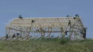 Time lapse: Building an Amish barn took only 10 hours for 30 men in Clinton, WI
