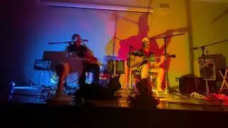 Robert Schneider & Will Hart have some banter and play some music