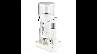 The New Ultra Reef Protein Skimmer Air Intake valve and water output adjustment.