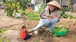Everyone surprised by SU monkey's act of full love with mom