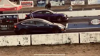 Dodge Charger SRT Hellcat vs Tesla Model 3