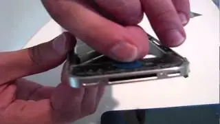 How to Replace iPhone 4 Broken Screen in 20 min