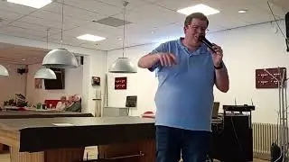 Jeffrey Muller zingt live 