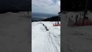 Feels like the summer time☀️ #snowboarding #grousemountain #fyp