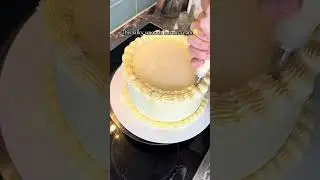 Swiss meringue buttercream for the win!😍 #swissmeringuebuttercream #piping #cakedcorating #fyp