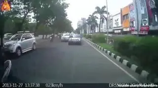 Akibat arogan dijalan