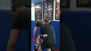 Fighters show small wrestling details