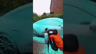 Porsches are they better in Blue #asmr #porsche #snowfoam