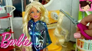 Cutting Barbies Hair in Toy Beauty Salon - Cut & Style Dolls  - Titi Toys