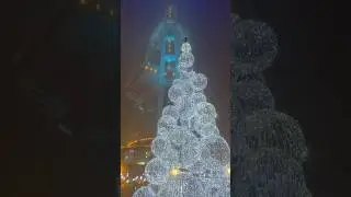 Новогодняя ночь у башни Спейс-Нидл 🌫️✨ Туман на крыше, фейерверки и невероятные крупные планы