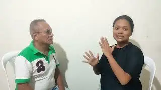 Lengua de signos apoyada.