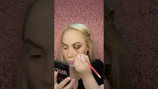 Black and Gold Smokey Eye Makeup Tutorial. HUDA Jaguar Wild Obsessions palette looks 2022