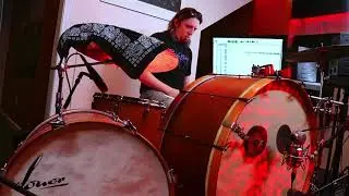 HUGE 32&rdquo; kick drum in action
