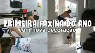 Fiz uma faxina caprichada + decoração nova.