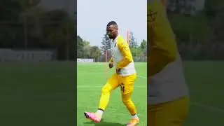 Vilakazi, Sirino, Miguel practice short passes #god #football #soccer