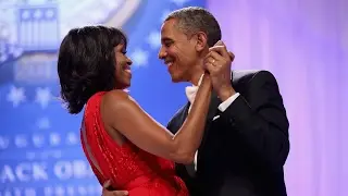 Barack and Michelle Obama sign book deals