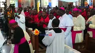TAZAMA ANDAMO TAKATIFU KUMALIZIKA KWA MASIFU YA JIONI KUELEKEA UASKOFISHO JIMBO KUU KATOLIKI TABORA