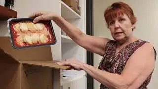 Honest MealPro Review | How Meal Pro Meals Are Packaged | Picture of Individual Meals and Meal Box.