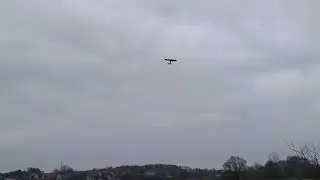 Lot zdalnie sterowanym samolotem (beczki, pętle, przeciągniecie). WLtoys A160 Piper Cup