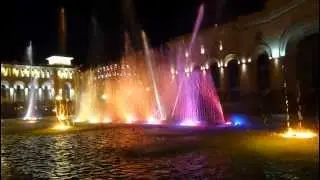 Jeux d'eau à Erevan : Aznavour