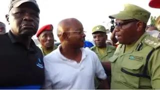 MANGUNGU ATOLEWA UWANJANI NA POLICE/APIGANA NA MASHABIKI WA SIMBA/NIMECHOKA KUSEMA VIBAYA
