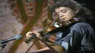 Brid Harper on Fiddle