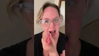 Essence The Super Peptide Glossy Lip Treatment