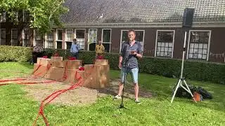 Sprekende stenen, onthulling eerste bank door Sytse Jansma op 30 juni 2022.