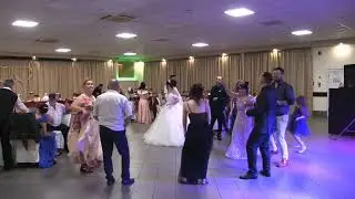 Танцы и хорошее настроение на свадьбе - djfotofilm.ro
