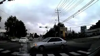 김여사님, 제발!! 신호를 지키세요!!!-Mrs Kim obey traffic sign please!!!