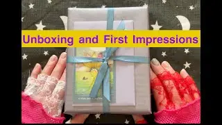 Unboxing and First Impressions of The Om Tarot from #etsy