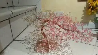Albero fatto con fili di rame