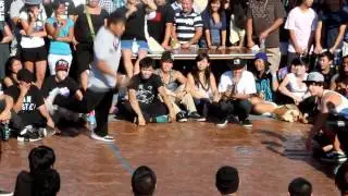 MOWGLI-ROK (CROOKS CREW) VS. Onyx (self-x) (2 on 2 B Boy Battle)