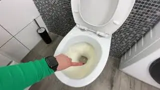 WC reinigen mit Mehl: Der vergessene Hausmittel-Trick gegen Kalk
