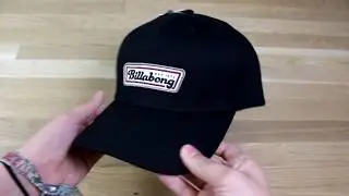 Billabong Walled Snapback Cap in Black