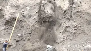 THE COLLAPSE OF MERAPI'S SAND CLIFFS 