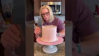 Cake decorating using an acrylic disc