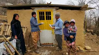 Nomadic life in the mountains: 🏠from installing door to the joy of newborn lambs in the mountains🐑🗻