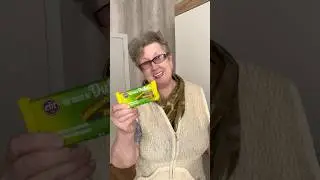 Моя #бабушка и #дубайскийшоколад #comedy #cheese #food #millionviews #ромаихелпик #funny #хелпик