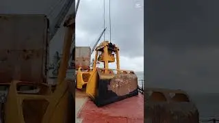 Ship's Grab Repair Service #shorts #feedshorts #ships #vessel #naxosmarine #shipchandler